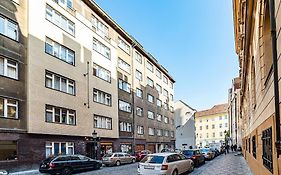 Cozy Old Town Stay - 1-Bedroom Apartment